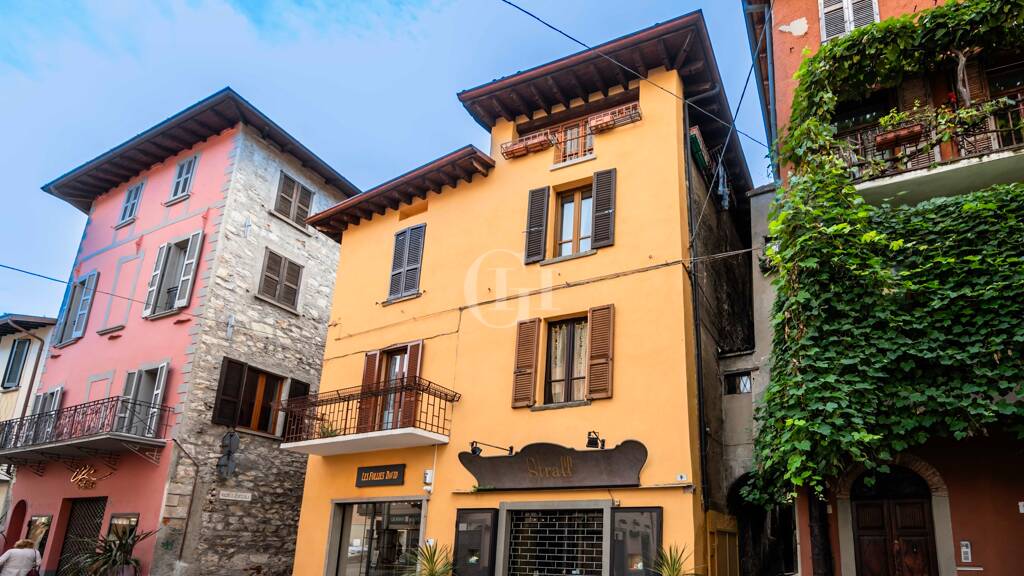 Mehrfamilienhaus zum Kauf als Kapitalanlage geeignet 1.800.000 € 15 Zimmer 500 m² Iseo 25049
