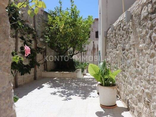 Haus zur Miete 2.200 € 4 Zimmer 135 m² Rab Rab 51280