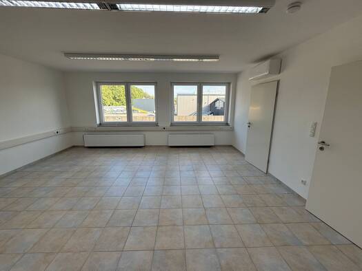 Bürofläche zur Miete provisionsfrei 5,71 € 3 Zimmer 84 m² Bürofläche Kleinenbroich Korschenbroich 41352