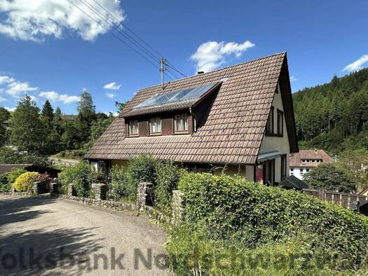 Einfamilienhaus zum Kauf 198.000 € 7 Zimmer 112 m² 683 m² Grundstück Huzenbach Baiersbronn 72270