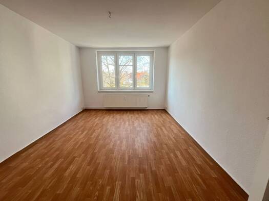 Studio zur Miete 141 € 1 Zimmer 24 m² 2. Geschoss frei ab 01.05.2026 Ernst-Thälmann-Straße 31 Hainichen 09661