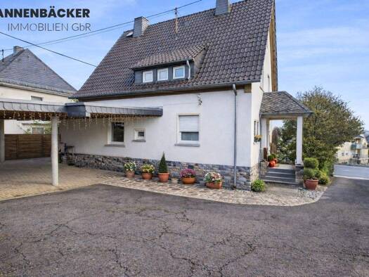 Haus zum Kauf 329.000 € 4 Zimmer 128,6 m² 1.105 m² Grundstück frei ab 01.10.2026 Ransbach-Baumbach 56235