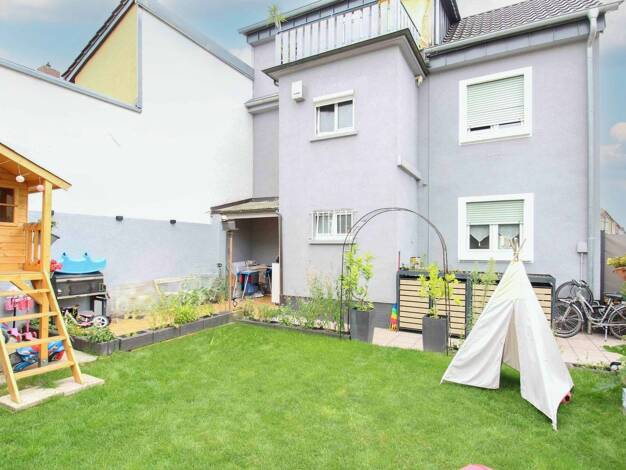 Mehrfamilienhaus zum Kauf als Kapitalanlage geeignet 449.000 € 6 Zimmer 153,8 m² 171 m² Grundstück Hockenheim 68766