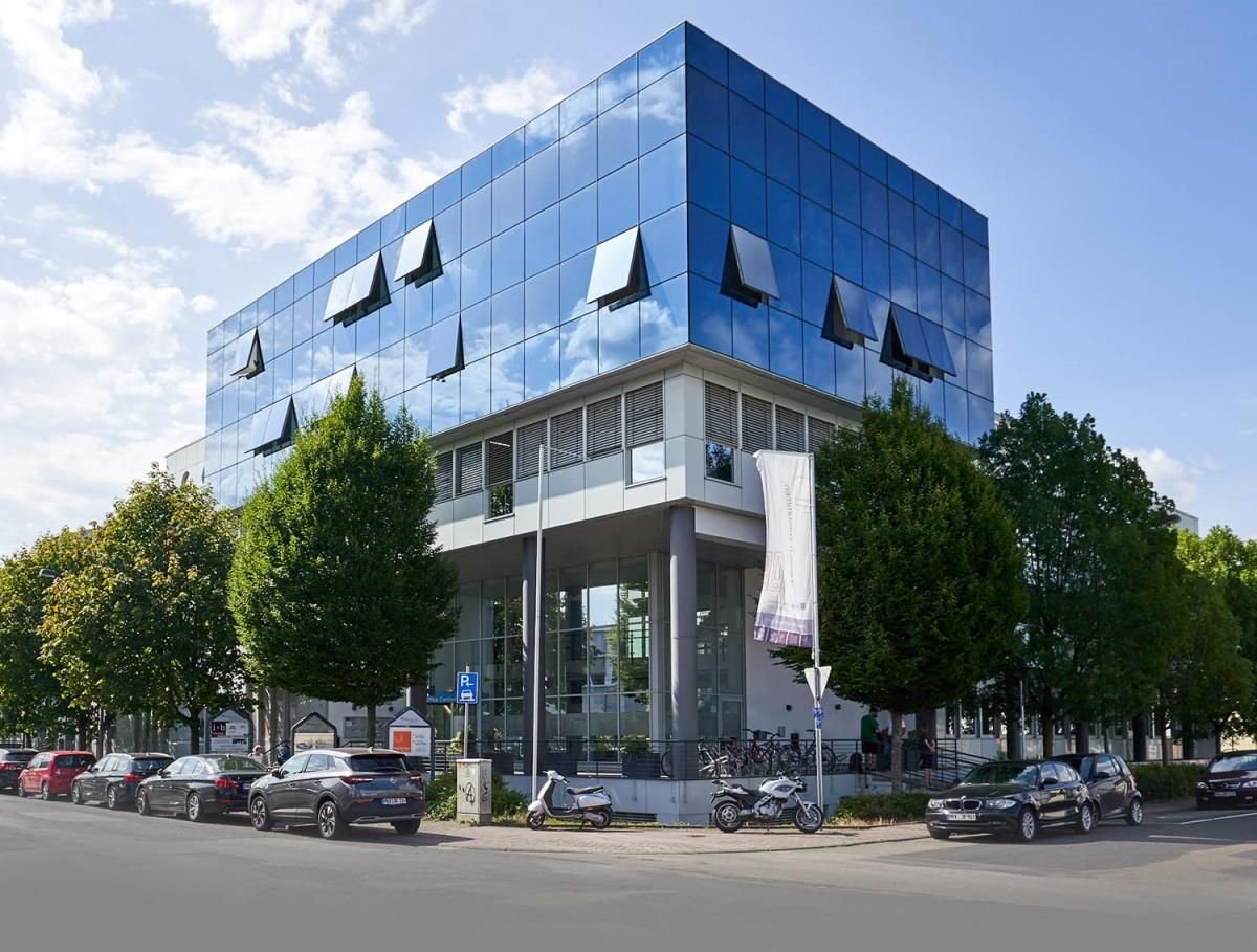 Bürofläche zur Miete 13,06 € 128,6 m²<br/>Bürofläche Röntgenstraße 7-9 Bergen-Enkheim Frankfurt 60388