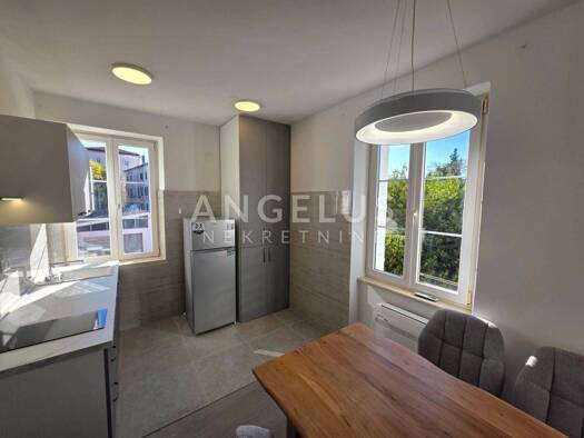 Wohnung zur Miete 900 € 2 Zimmer 42 m² 2. Geschoss Split 21000