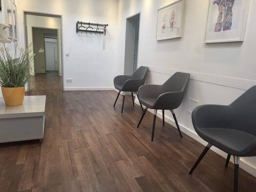 Praxis zur Miete provisionsfrei 10 € 12 Zimmer 220 m² Bürofläche Holthausen Düsseldorf 40589