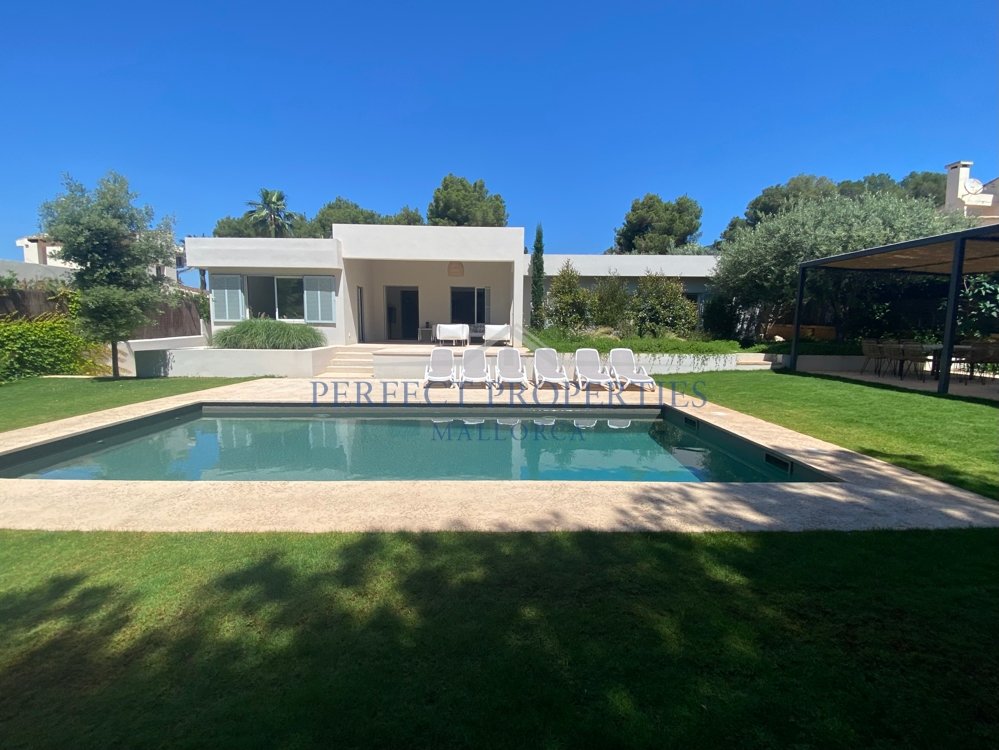 Villa zur Miete 3.500 € 8 Zimmer 340 m²<br/>Wohnfläche 1.200 m²<br/>Grundstück ab sofort<br/>Verfügbarkeit Costa de los Pinos 07559