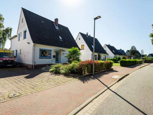 Einfamilienhaus zum Kauf 449.000 € 5 Zimmer 150,9 m² 716 m² Grundstück Wedel 22880