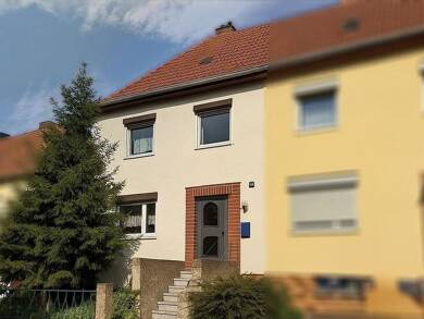 Reihenendhaus zum Kauf 165.000 € 5 Zimmer 75 m² 330 m² Grundstück frei ab sofort Halle 06128