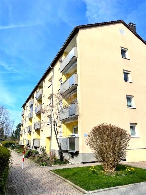 Wohnung zum Kauf 250.000 € 3 Zimmer 70,1 m²<br/>Wohnfläche 2.<br/>Geschoss Traunreut Traunreut 83301