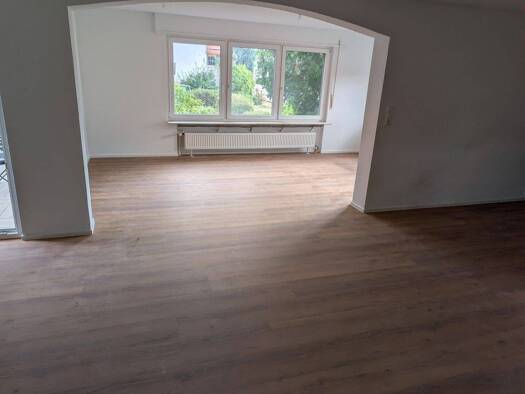 Einfamilienhaus zur Miete 1.750 € 6,5 Zimmer 197 m² 587 m² Grundstück frei ab 01.12.2026 Haßmersheim Haßmersheim 74855