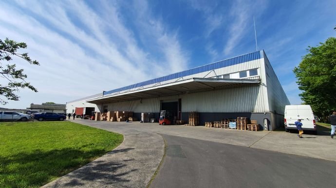 Lagerhalle zur Miete 3,50 € 2.730 m²<br/>Lagerfläche - Friedberg Friedberg 61169