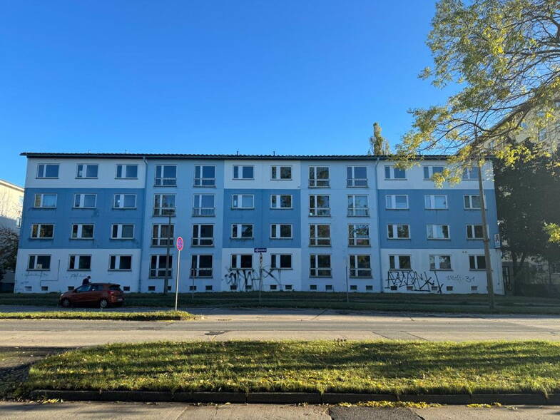 Mehrfamilienhaus zum Kauf provisionsfrei 850.000 € 70 Zimmer 1.575 m² 2.457 m² Grundstück Erich Weinert Straße 2-6 Hoyerswerda Hoyerswerda 02977