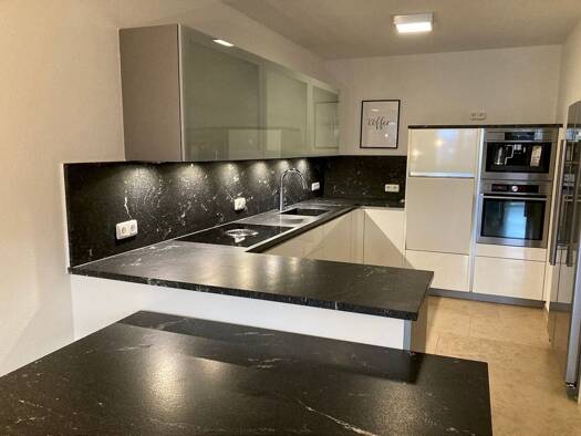 Wohnung zur Miete 880 € 3 Zimmer 84,9 m² 2. Geschoss frei ab 01.10.2026 Marktl Marktl 84533