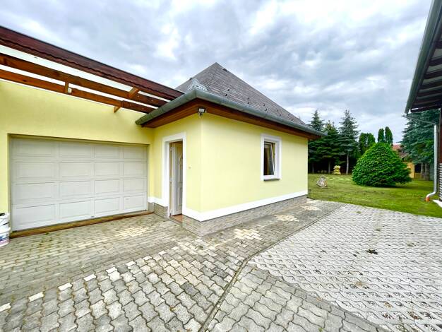 Studio zur Miete 300 € 1 Zimmer 37,8 m² frei ab sofort Zalacsány 8782