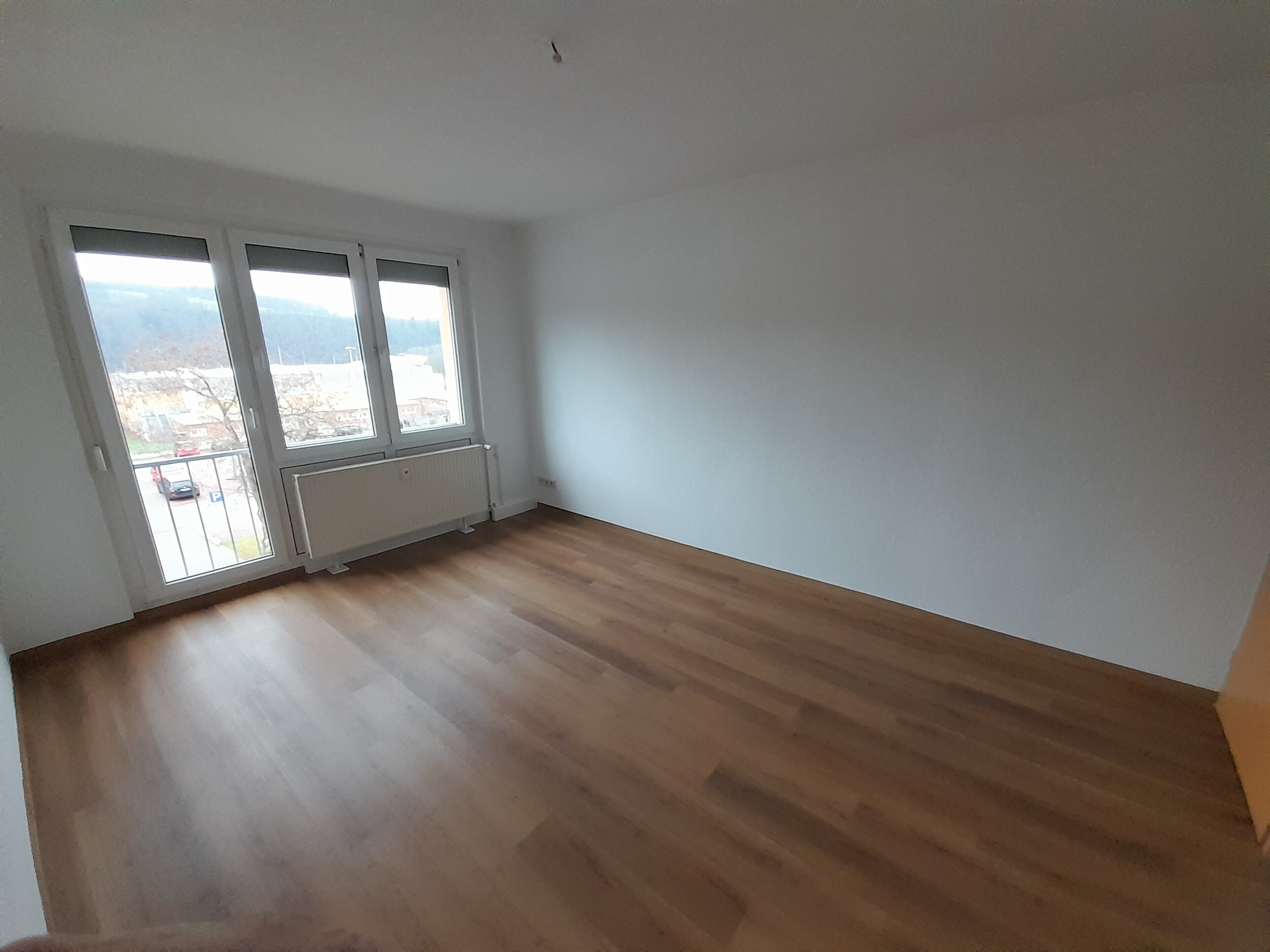 Wohnung zur Miete 440 € 4 Zimmer 72 m²<br/>Wohnfläche 2.<br/>Geschoss 01.04.2025<br/>Verfügbarkeit Straße des Friedens 26 Kaulsdorf Kaulsdorf 07338