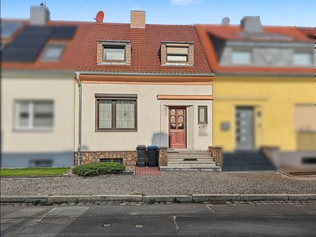 Reihenmittelhaus zum Kauf 118.643 € 5 Zimmer 97 m² 356 m² Grundstück Köthen Köthen (Anhalt) 06366