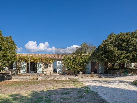 Einfamilienhaus zum Kauf 1.920.000 € 3.215 m² Grundstück GORDES 84220