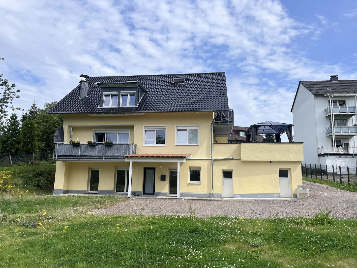 Mehrfamilienhaus zum Kauf provisionsfrei 649.000 € 14 Zimmer 435 m²<br/>Wohnfläche 3.774 m²<br/>Grundstück Obertinsberger Straße 55 Tinsberg / Kluse Lüdenscheid 58507