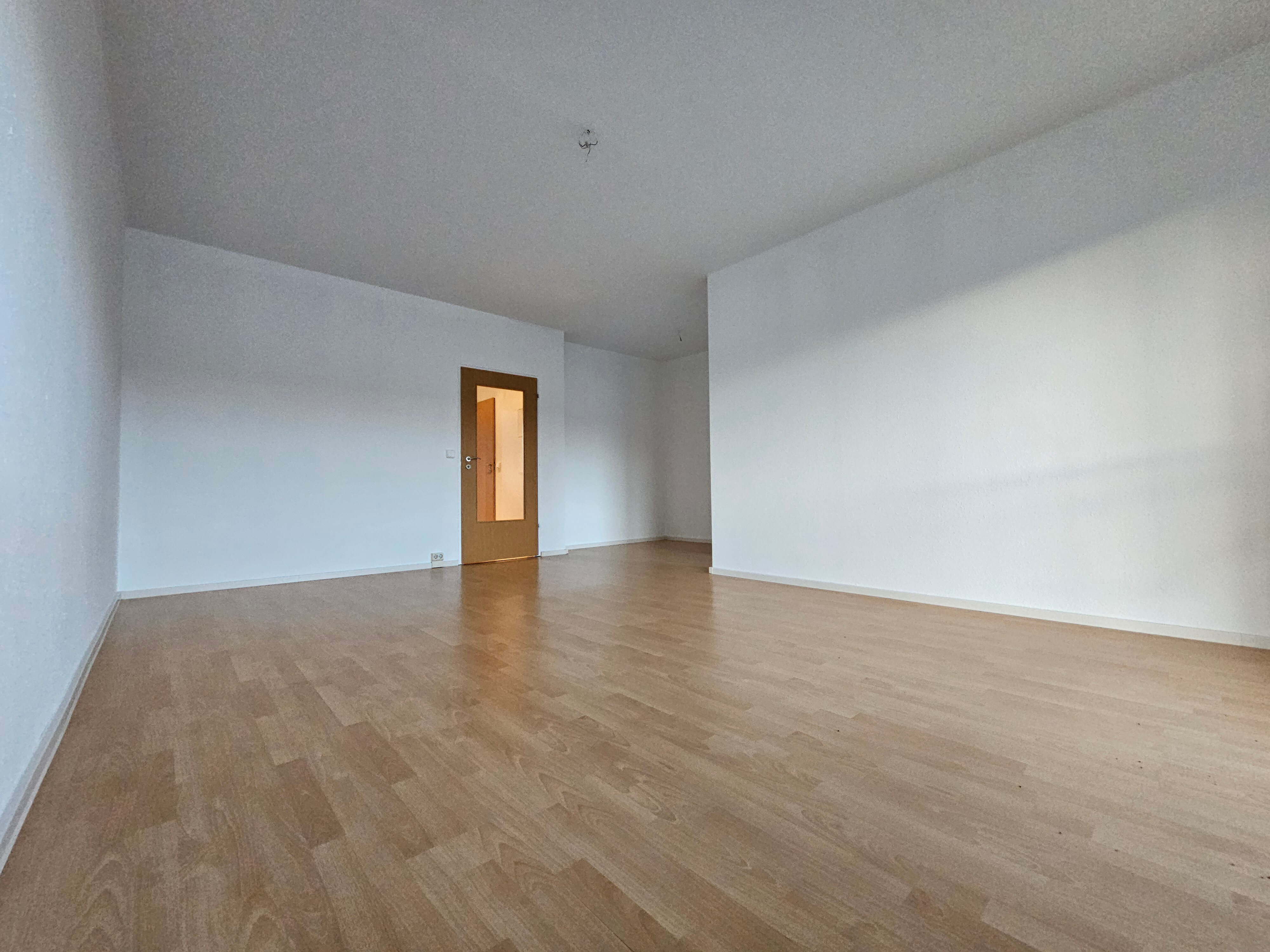 Apartment zur Miete 330 € 2 Zimmer 55 m²<br/>Wohnfläche 2.<br/>Geschoss Marie-Tilch-Straße 7 Hutholz 645 Chemnitz 09123