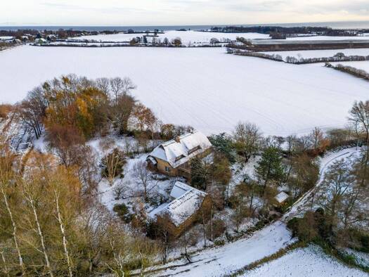 Haus zum Kauf 780.000 € 9 Zimmer 275 m² 3.026 m² Grundstück frei ab sofort Am Bydiek 5 Brodersby 24398