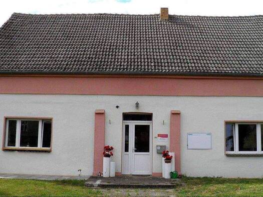Sonstiges zum Kauf als Kapitalanlage geeignet 9 Zimmer 225 m² 1.486 m² Grundstück Straße des Friedens 23 Sachsendorf Lindendorf 15306