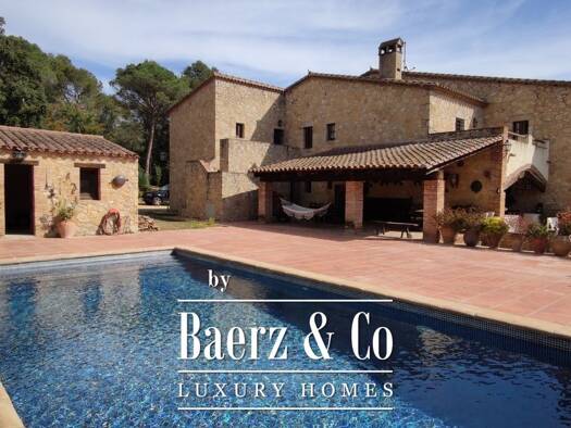 Haus zum Kauf 1.900.000 € 513 m² 19.000 m² Grundstück santa cristina d´aro 17246
