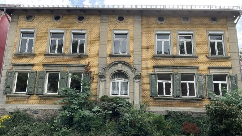 Mehrfamilienhaus zum Kauf 55.000 € 10 Zimmer 268 m²<br/>Wohnfläche 1.240 m²<br/>Grundstück ab sofort<br/>Verfügbarkeit Rogätz Rogätz 39326