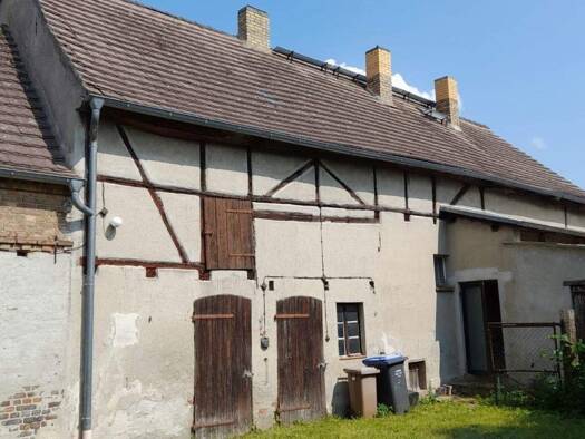 Einfamilienhaus zum Kauf 65.000 € 3 Zimmer 120 m² 1.717 m² Grundstück frei ab sofort Kleiner Wall 4 Zerbst Zerbst/Anhalt 39261