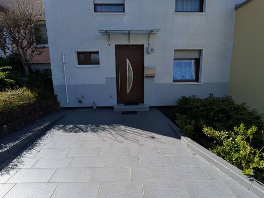 Reihenmittelhaus zum Kauf 398.000 € 5 Zimmer 112 m² 267 m² Grundstück frei ab sofort Ispringen 75228