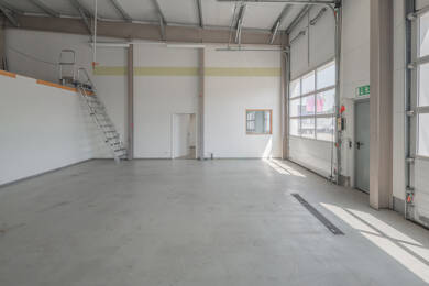 Lagerhalle zur Miete 2.042 € 425,6 m² Lagerfläche Bad Dürrheim Bad Dürrheim 78073