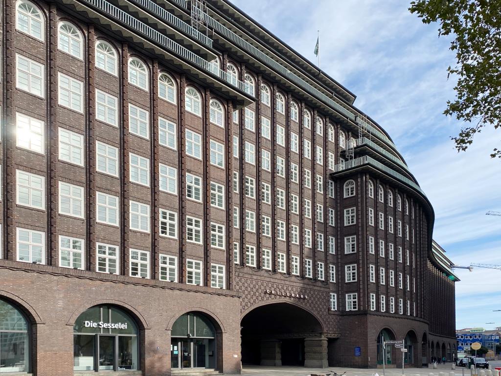 Bürofläche zur Miete provisionsfrei 20 € 1.679 m²<br/>Bürofläche ab 529 m²<br/>Teilbarkeit Hamburg - Altstadt Hamburg 20095