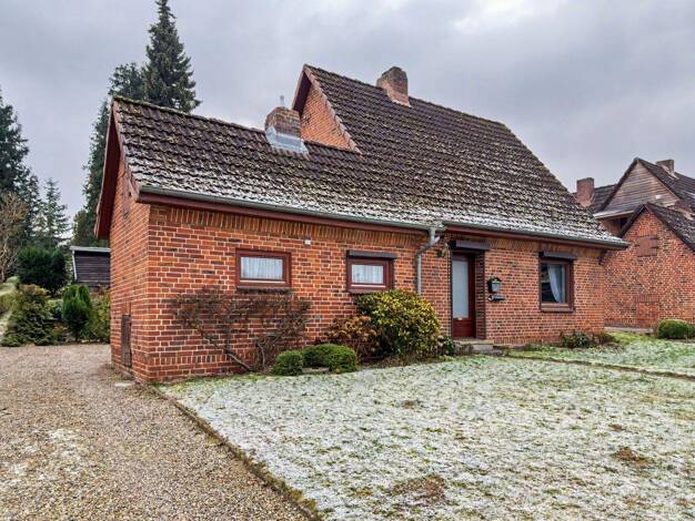 Einfamilienhaus zum Kauf 280.000 € 3,5 Zimmer 74 m² 1.035 m² Grundstück Eutin 23701