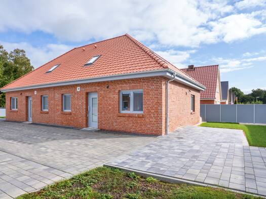Doppelhaushälfte zur Miete - Erstbezug 1.195 € 4 Zimmer 98 m² 200 m² Grundstück frei ab 01.11.2026 Rechtsupweg 26529