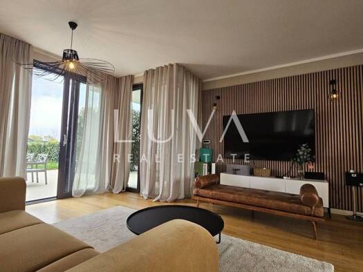 Haus zum Kauf 750.000 € 5 Zimmer 200 m² Blato, Novi Zagreb - Zapad Blato