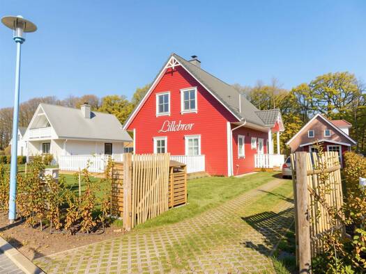 Haus zum Kauf 495.000 € 4 Zimmer 140 m² 498 m² Grundstück frei ab 02.01.2027 Am Kurpark 3 Breege Breege 18556