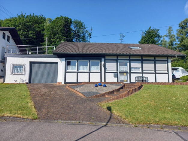 Einfamilienhaus zum Kauf provisionsfrei 380.000 € 7 Zimmer 175 m² 850 m² Grundstück Ringstraße, 3 Bürdenbach 56593