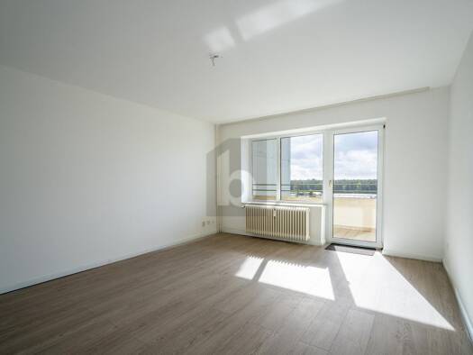 Wohnung zum Kauf 30.000 € 2 Zimmer 65 m² 9. Geschoss Trappenkamp 24610