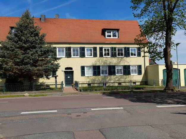 Studio zur Miete 550 € 3 Zimmer 82 m² 2. Geschoss frei ab sofort Bahnhofstraße 5 Radegast 06369