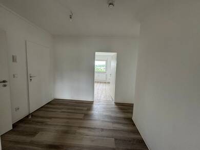 Wohnung zur Miete 696 € 3 Zimmer 89,8 m² 1. Geschoss frei ab sofort Baumholder 55774