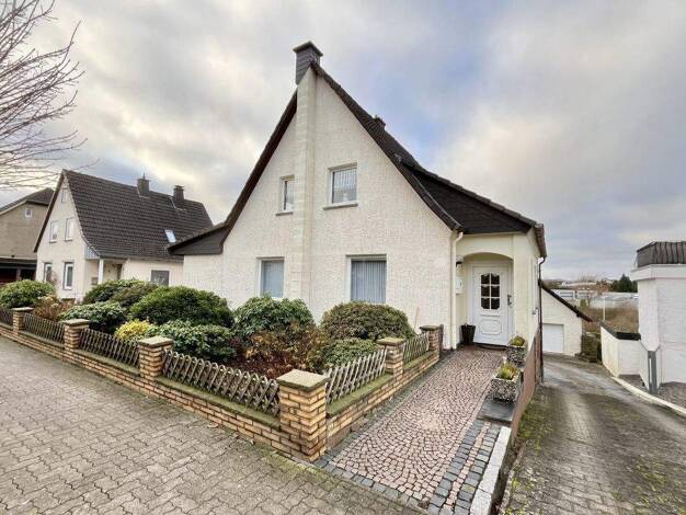 Einfamilienhaus zum Kauf 275.000 € 7 Zimmer 208 m² 1.120 m² Grundstück Barntrup 32683