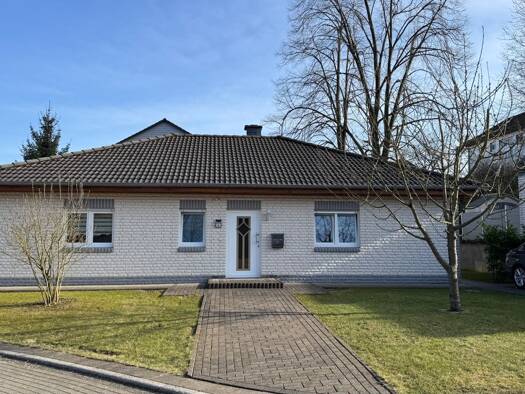 Einfamilienhaus zum Kauf 329.000 € 4 Zimmer 112 m² 587 m² Grundstück Neuenrade Neuenrade 58809