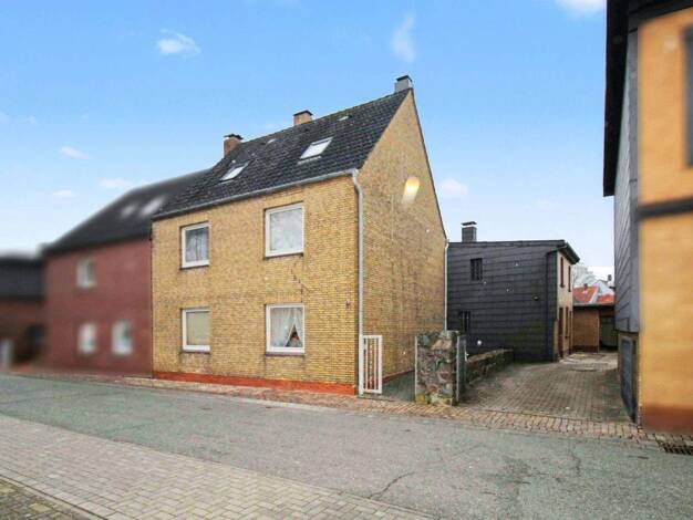 Sonstiges zum Kauf als Kapitalanlage geeignet 189.000 € 4 Zimmer 87 m² 221 m² Grundstück Schleswig 24837