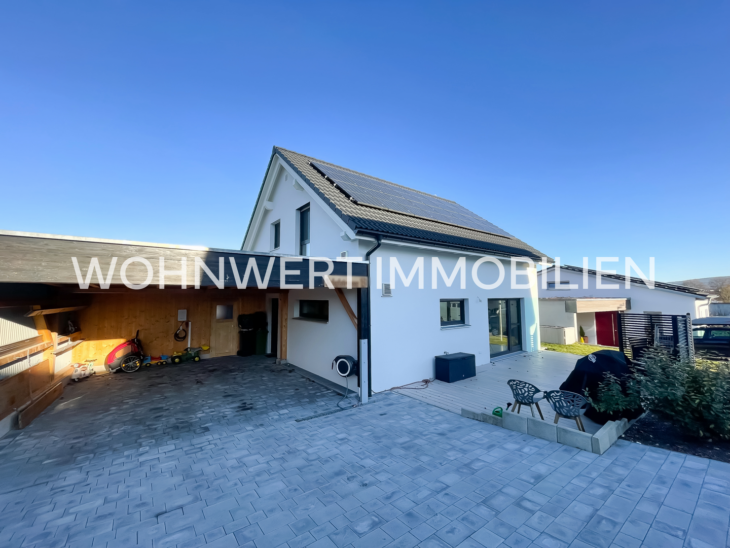 Immobilie in Hirschau - Neuwertiges Energieeffizienzhaus mit PV-Anlage und Wallbox in Holzbauweise! - Bild 0