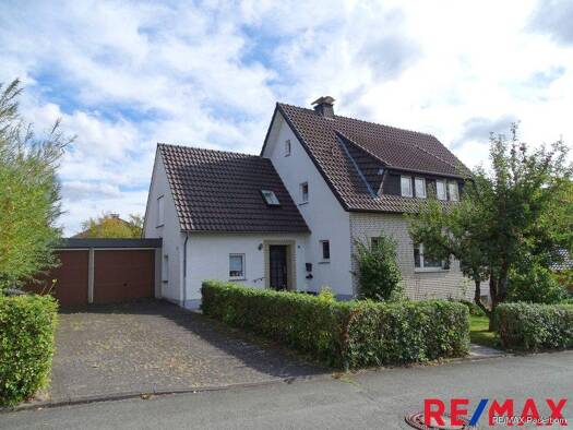 Einfamilienhaus zum Kauf 289.000 € 6 Zimmer 143 m² 897 m² Grundstück Zum Sportplatz 4 Dringenberg Bad Driburg / Dringenberg 33014