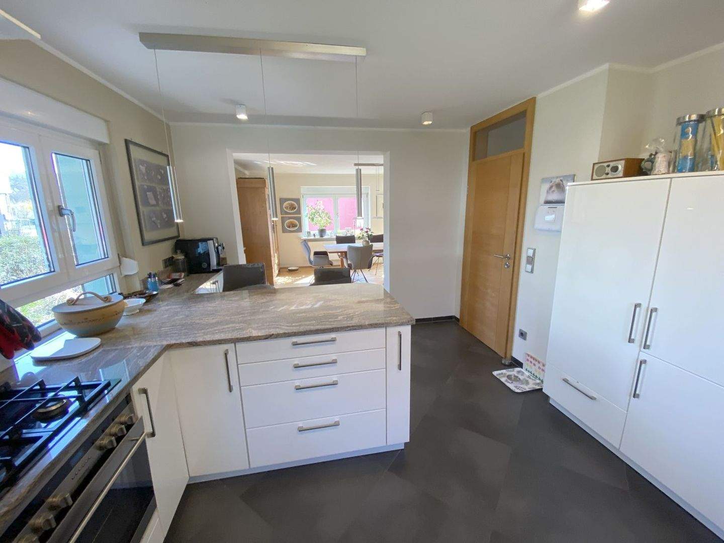 Immobilie in Sommerhausen - ...charmantes EFH in Sommerhausen mit großem Garten und Garage... - Bild 3