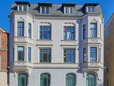 Wohnung zur Miete 750 € 3 Zimmer 83,9 m² 2. Geschoss frei ab sofort Brachenfelder Straße 64 Innenstadt Neumünster 24534