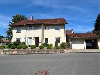 Mehrfamilienhaus zum Kauf 290.000 € 9 Zimmer 193 m² 633 m² Grundstück frei ab sofort Altmorschen Morschen 34326