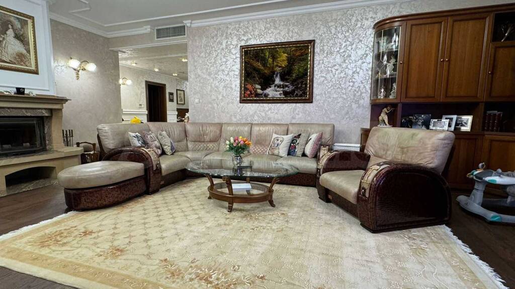 Studio zum Kauf 990.000 € 230 m² Sofia