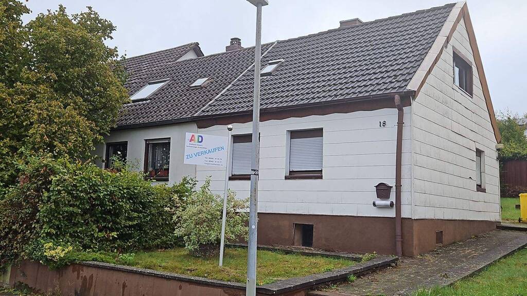 Einfamilienhaus zum Kauf 95.000 € 3 Zimmer 70 m² 406 m² Grundstück frei ab sofort Buchenweg 18 Zweibrücken 66482
